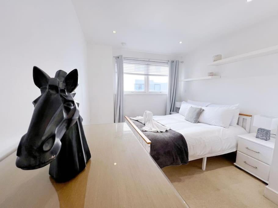 Stylish Seaview One-Bedroom Apt سوانسي المظهر الخارجي الصورة